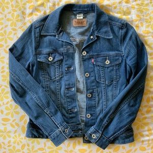 Levi’s Women’s Classic Denim Trucker Jacket Size S